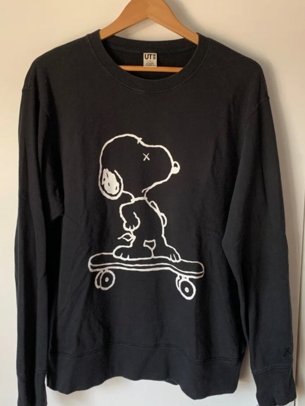 Uniqlo x KAWS Peanuts Crewneck M